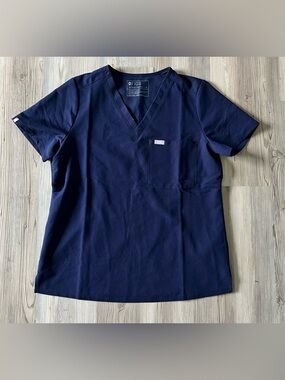 Women’s Figs Navy Blue Scrub Top Short Sleeve M Medium